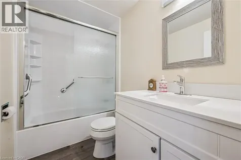 15 Cloverdale Crescent Kitchener ON N2M 4X1