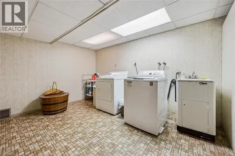 15 Cloverdale Crescent Kitchener ON N2M 4X1