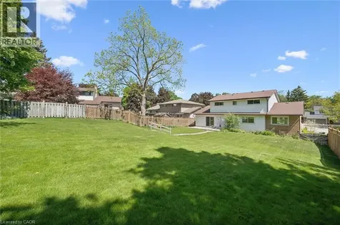 15 Cloverdale Crescent Kitchener ON N2M 4X1