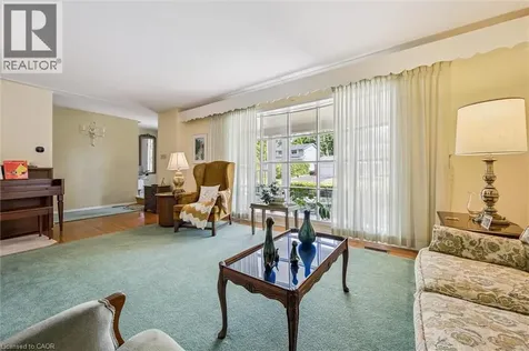 15 Cloverdale Crescent Kitchener ON N2M 4X1