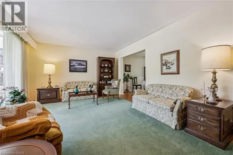 15 Cloverdale Crescent Kitchener ON N2M 4X1