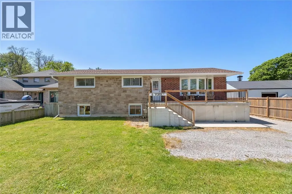 6 York Street Lambton Shores ON N0N 1J0