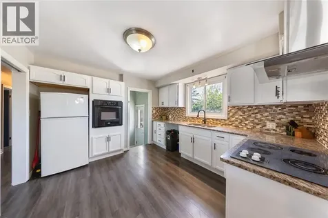 6 York Street Lambton Shores ON N0N 1J0