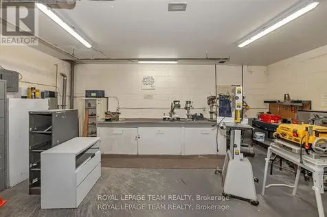 20 Chesterton Drive Ottawa ON K2E 6Z7