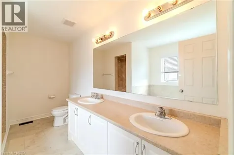 77 Barlow Place Paris ON N3L 0H1