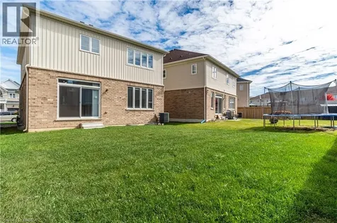 77 Barlow Place Paris ON N3L 0H1