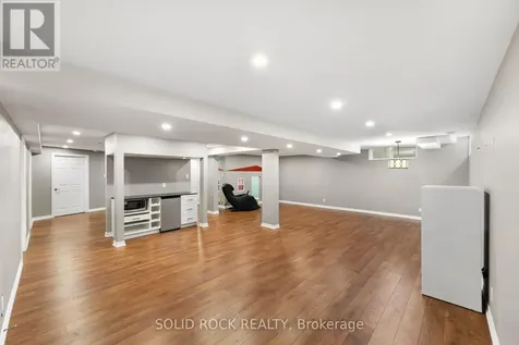 347 Bamburgh Way Ottawa ON K2J 5R1