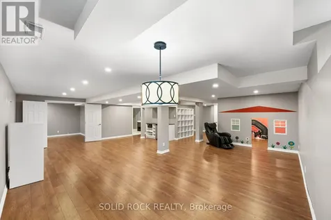 347 Bamburgh Way Ottawa ON K2J 5R1