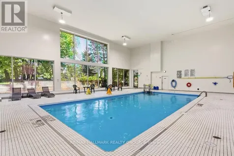 8 Pondside Private Ottawa ON K1K 4X3