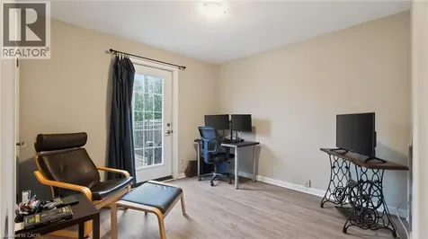 342 East 17th Street Hamilton ON L9A 4M8