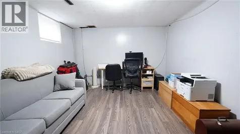 342 East 17th Street Hamilton ON L9A 4M8