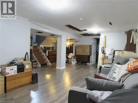 342 East 17th Street Hamilton ON L9A 4M8
