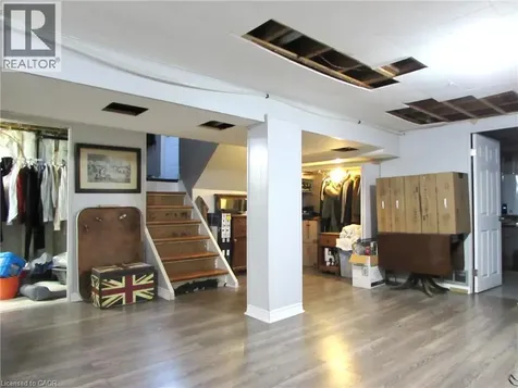 342 East 17th Street Hamilton ON L9A 4M8