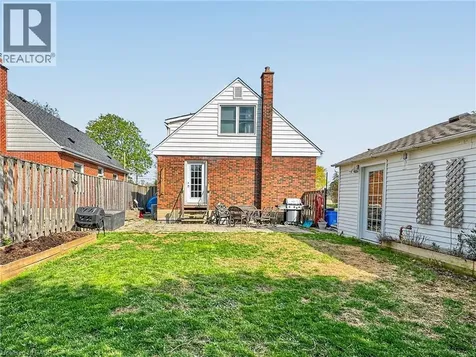 342 East 17th Street Hamilton ON L9A 4M8