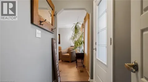 342 East 17th Street Hamilton ON L9A 4M8