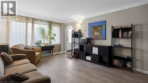 342 East 17th Street Hamilton ON L9A 4M8