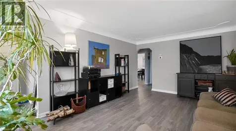 342 East 17th Street Hamilton ON L9A 4M8
