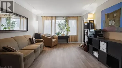 342 East 17th Street Hamilton ON L9A 4M8