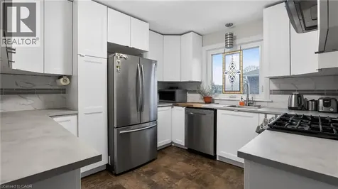 342 East 17th Street Hamilton ON L9A 4M8