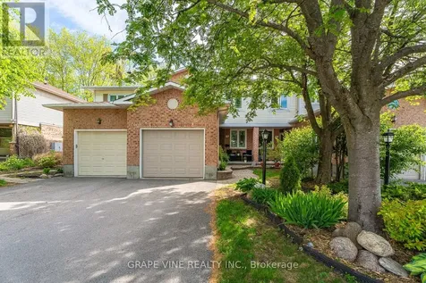 27 Ravenscroft Court Ottawa ON K2S 1R3