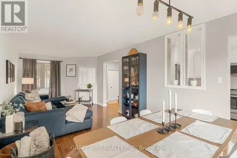 27 Ravenscroft Court Ottawa ON K2S 1R3