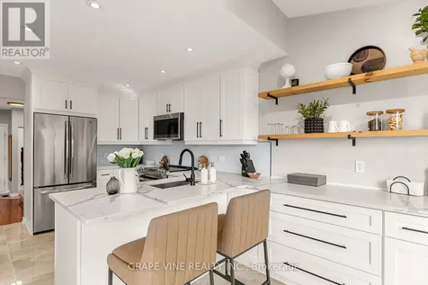 27 Ravenscroft Court Ottawa ON K2S 1R3