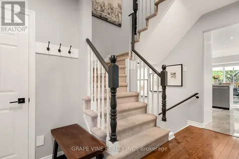 27 Ravenscroft Court Ottawa ON K2S 1R3