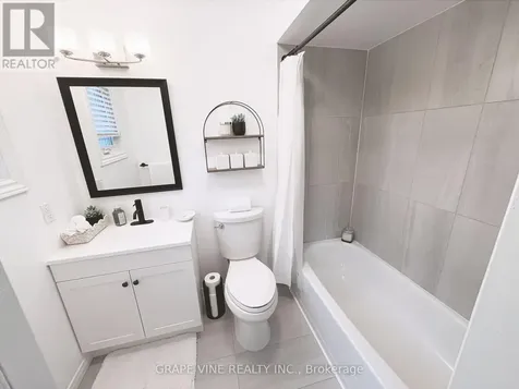 27 Ravenscroft Court Ottawa ON K2S 1R3