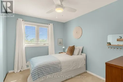 27 Ravenscroft Court Ottawa ON K2S 1R3