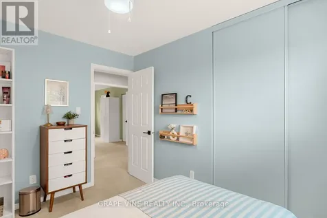 27 Ravenscroft Court Ottawa ON K2S 1R3