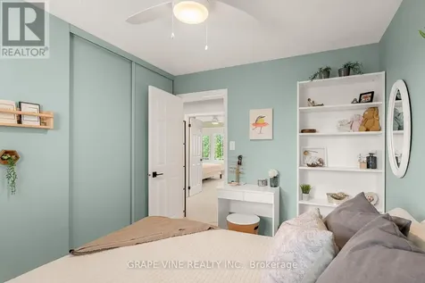 27 Ravenscroft Court Ottawa ON K2S 1R3