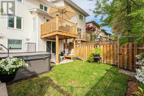 27 Ravenscroft Court Ottawa ON K2S 1R3