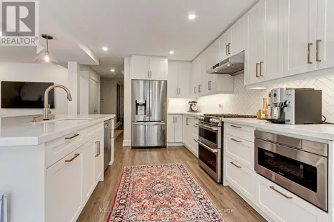 204 Crossland Gate Newmarket (glenway Estates) ON L3X 1A8
