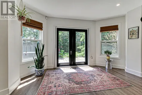 204 Crossland Gate Newmarket (glenway Estates) ON L3X 1A8
