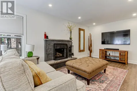 204 Crossland Gate Newmarket (glenway Estates) ON L3X 1A8