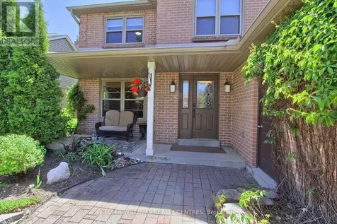 204 Crossland Gate Newmarket (glenway Estates) ON L3X 1A8
