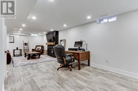 204 Crossland Gate Newmarket (glenway Estates) ON L3X 1A8