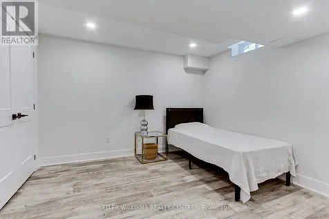 204 Crossland Gate Newmarket (glenway Estates) ON L3X 1A8