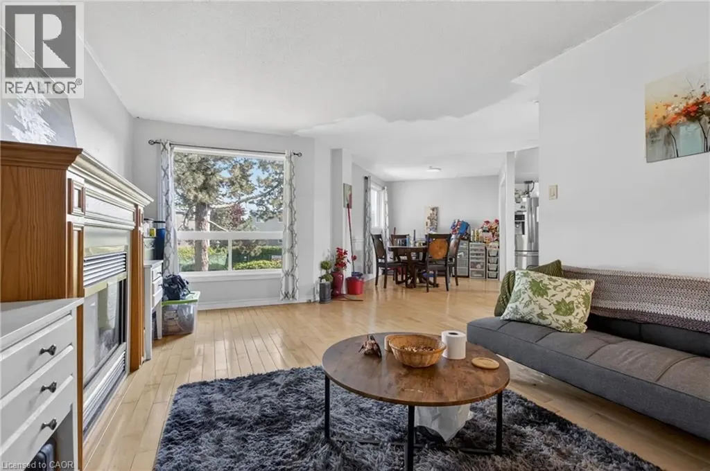 60 Elmsdale Drive Kitchener ON N2E 2G4