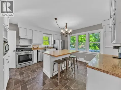 27 Jackson Drive Chatham ON N7L 2N9