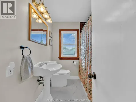 27 Jackson Drive Chatham ON N7L 2N9