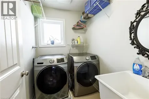 573 Isaiah Crescent Kitchener ON N2E 0E6