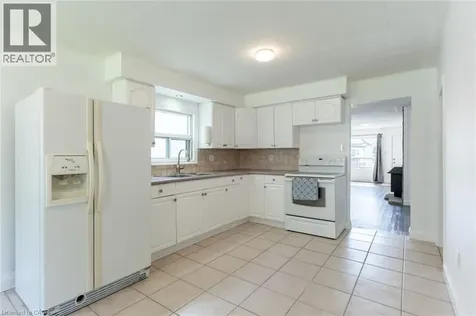 92 East 24th Street Hamilton ON L8V 2Y1
