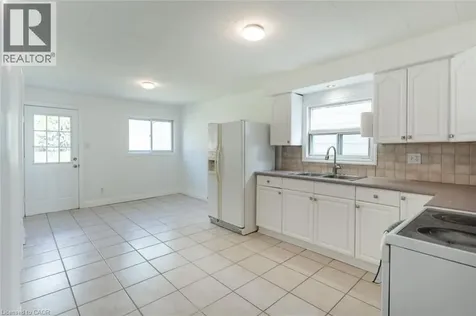 92 East 24th Street Hamilton ON L8V 2Y1