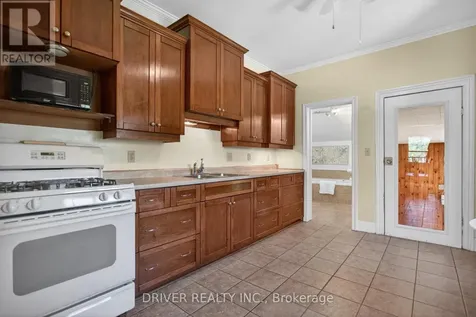 230 Alma Street St. Thomas ON N5P 3B8