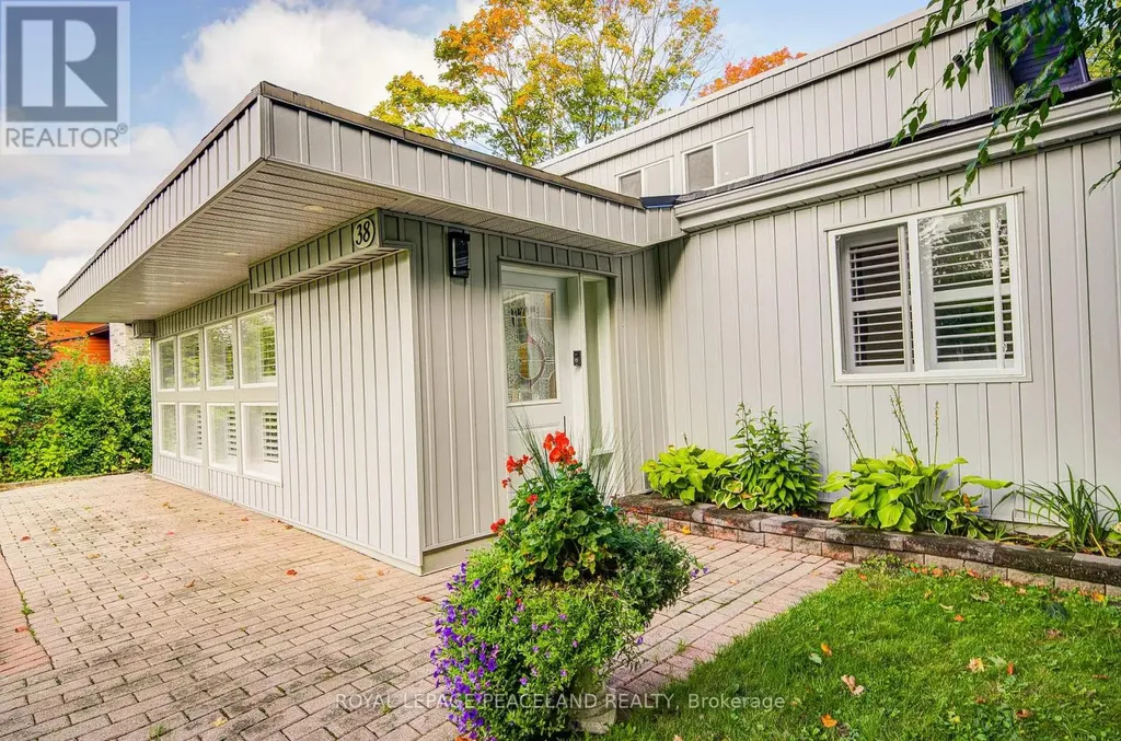 38 Lakeview Avenue Whitchurch-stouffville ON L4A 2H1