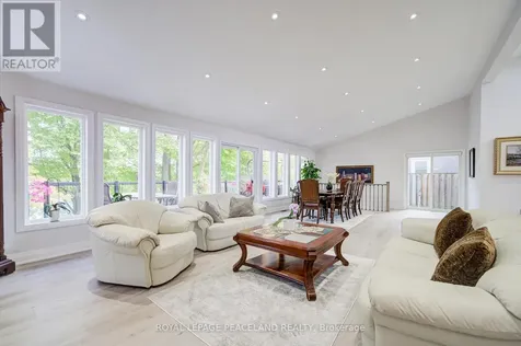 38 Lakeview Avenue Whitchurch-stouffville ON L4A 2H1