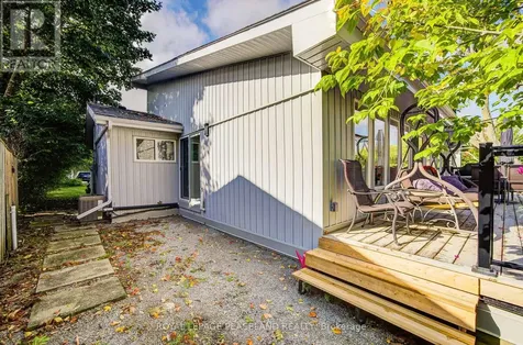 38 Lakeview Avenue Whitchurch-stouffville ON L4A 2H1