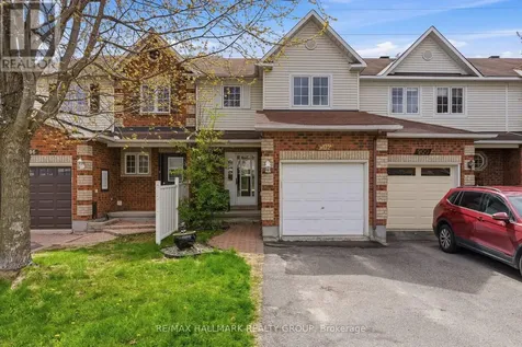 902 Paradise Crescent Ottawa ON K4A 3S5