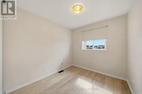 902 Paradise Crescent Ottawa ON K4A 3S5